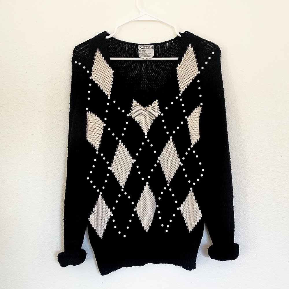 Campus Casuals of California (M) beaded B&W